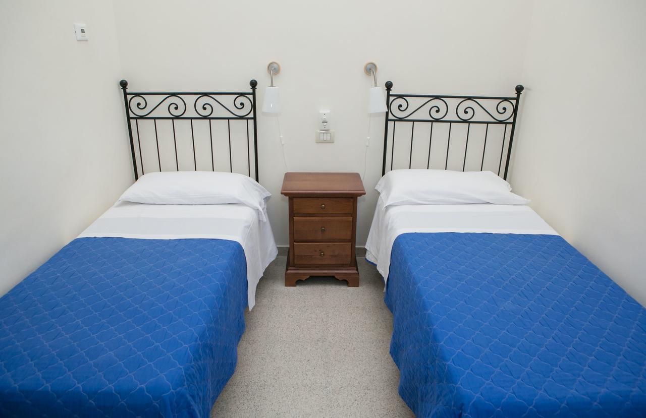 Albergo Lucy Trani Exterior foto